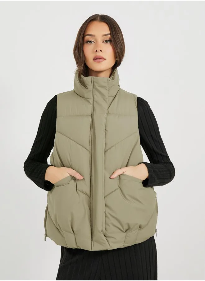 Styli Regular Fit Regular Length Sleeveless Padded Jacket