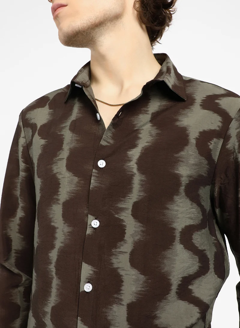 Campus Sutra Men's Ash Grey & Midnight Black Wave-Ombre Shirt