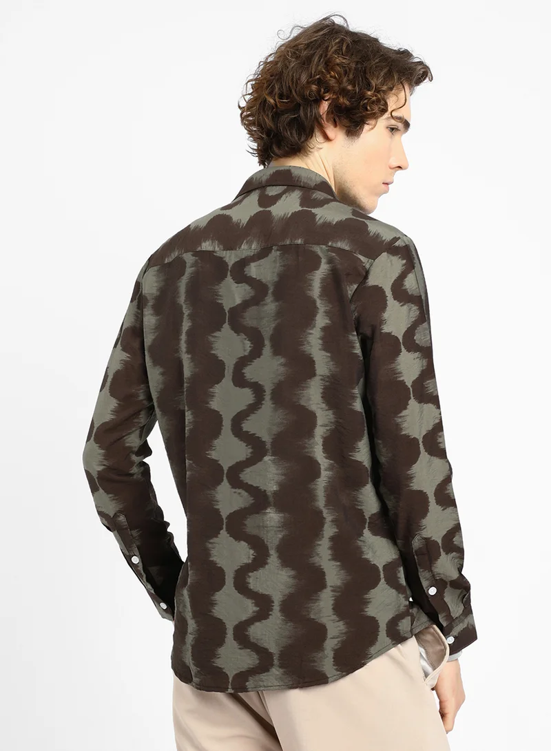 Campus Sutra Men's Ash Grey & Midnight Black Wave-Ombre Shirt