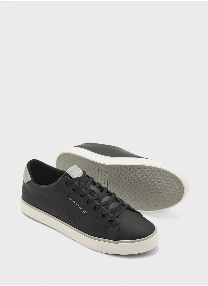 تومي هيلفيغر TH HI VULC LOW CORE, YBH, 40