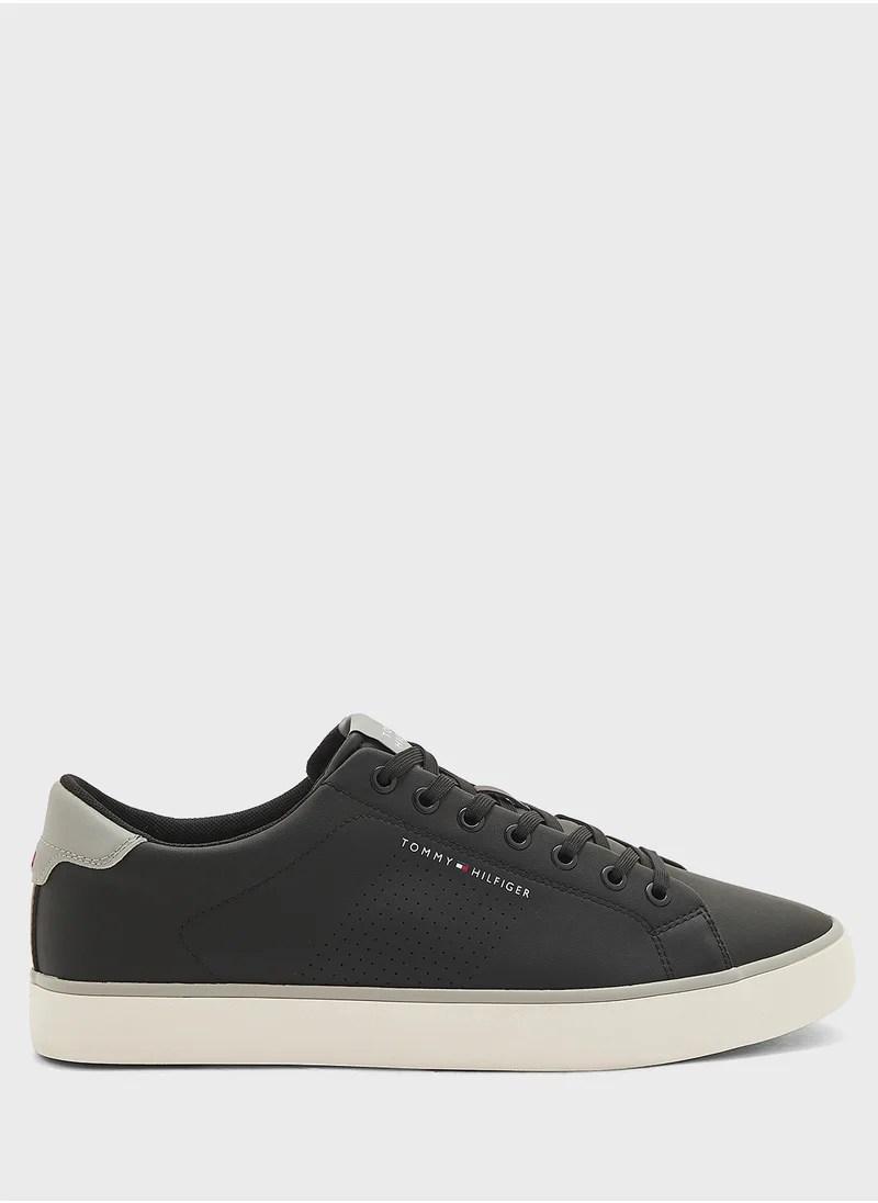 تومي هيلفيغر TH HI VULC LOW CORE, YBH, 40
