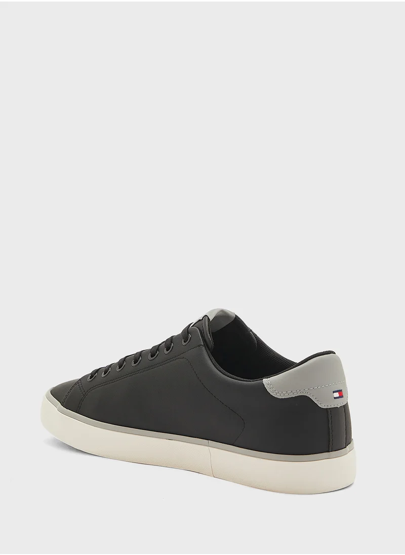 تومي هيلفيغر TH HI VULC LOW CORE, YBH, 40