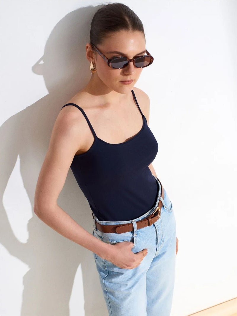DILVIN Slim-fit Sleeveless Square-neck Blouse - Image 3