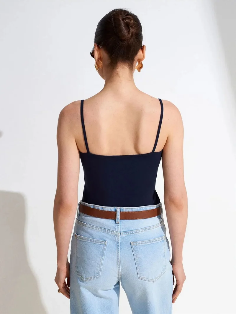 ديلفين Dilvin Slim-fit Sleeveless Square-neck Blouse