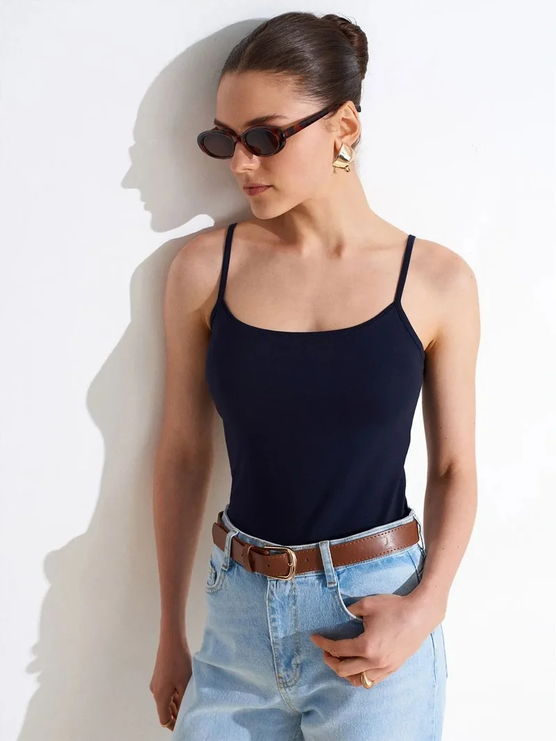 ديلفين Dilvin Slim-fit Sleeveless Square-neck Blouse