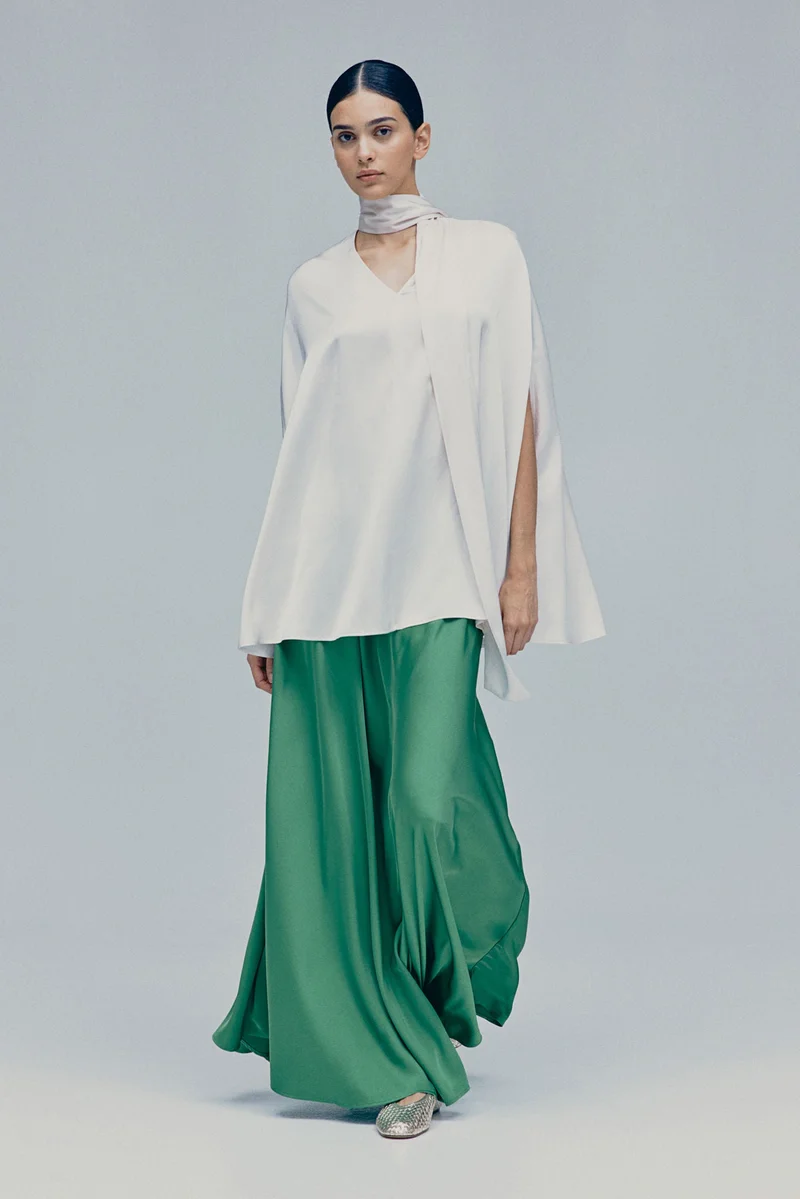 اتش اند ام تنورة ماكسي دائرية من الساتان