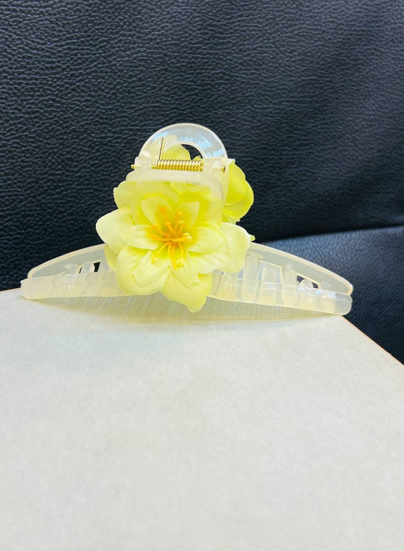 Generic Korean hair clip with a flower design in yellow, an elegant touch that adds beauty and style to your daily look.