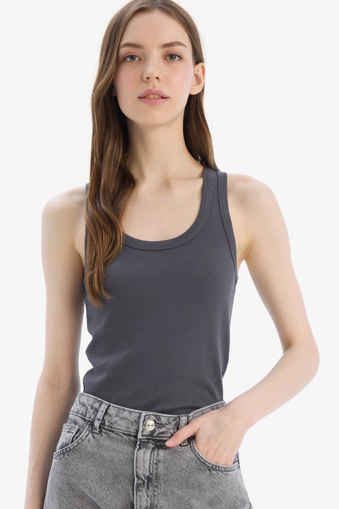 Grey Woman Slim Fit Camisole U Collar Tank Top Casual