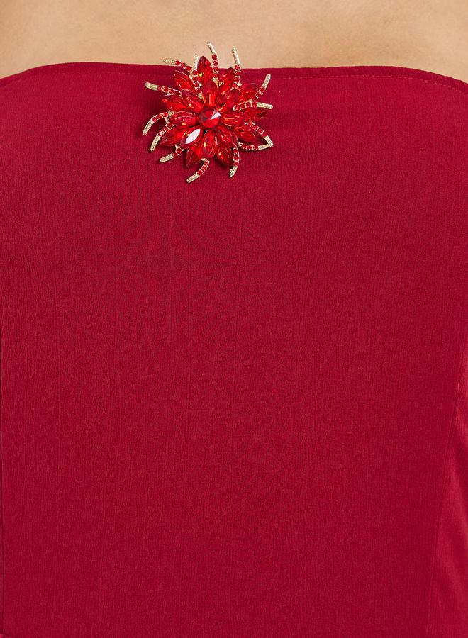Styli Red Bardot Midi Dress with Brooch Detail - Image 3