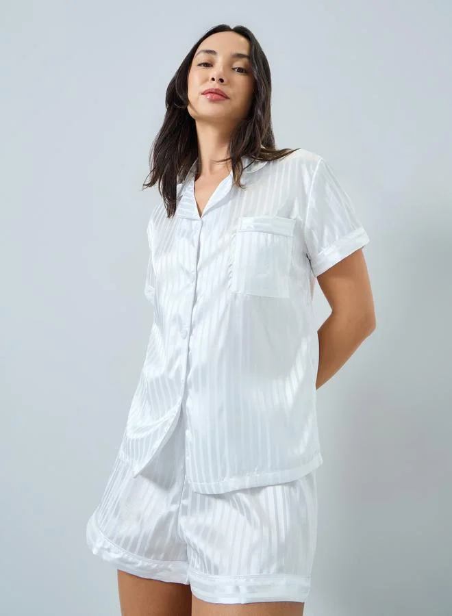 تايك تو مجموعة من شورت وبلوزة ستان بنمط مكرر