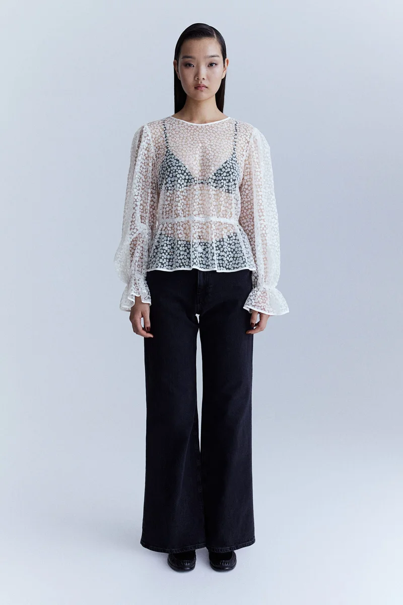 اتش اند ام بلوزة مزينة بالترتر