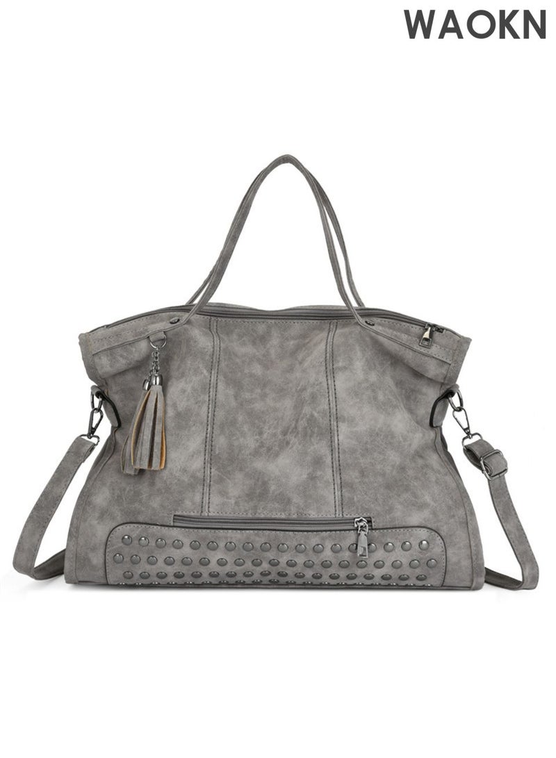 دبليو أيه أو كي أن حقيبة يد نسائية بتصميم كلاسيكي، حقيبة كتف غير لامعة، حقيبة محمولة كبيرة السعة من جلد البولي يوريثان، حقيبة أنيقة للسيدات، حقيبة يد مزينة بالمسامير والشراشيب، حقيبة كتف، مناسبة للعمل والتسوق، للجنسين، لون رمادي. - Image 1