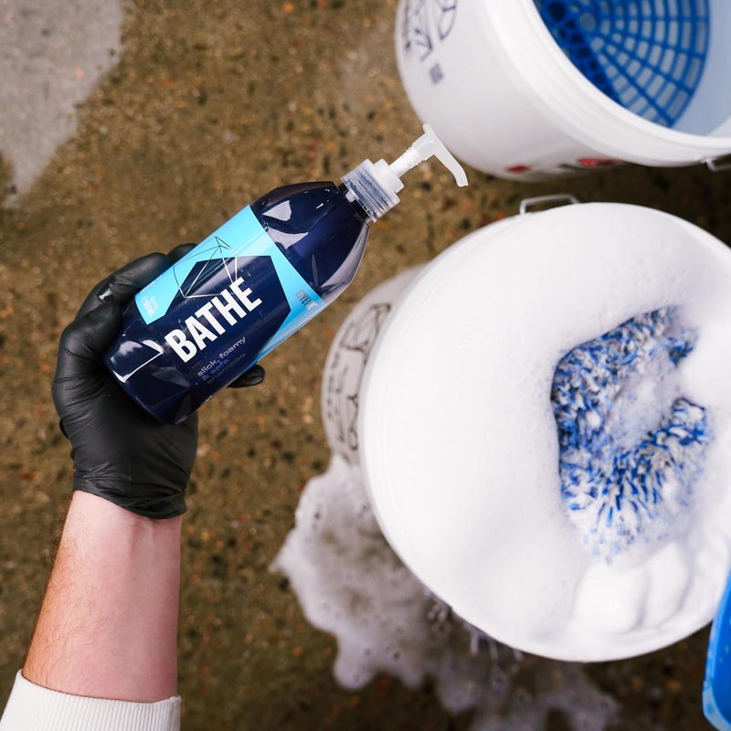Gyeon quartz Q²M Bathe - Car Wash Soap and Shampoo, Wax and Coating Safe, Highly Lubricated - Image 5