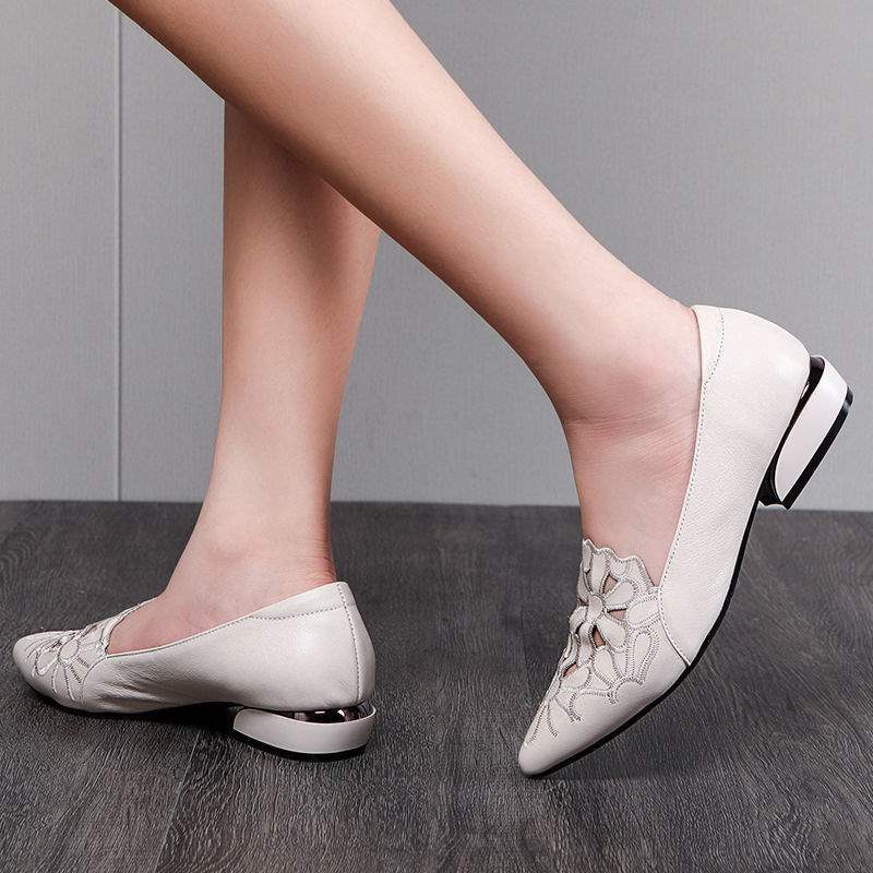 Soft Leather Soft Surface Cut Out Embroidered Flats For Women Summer And Autumn Low-Heeled Mother'S Shoes Breathable Work Women'S Sandals - Image 5