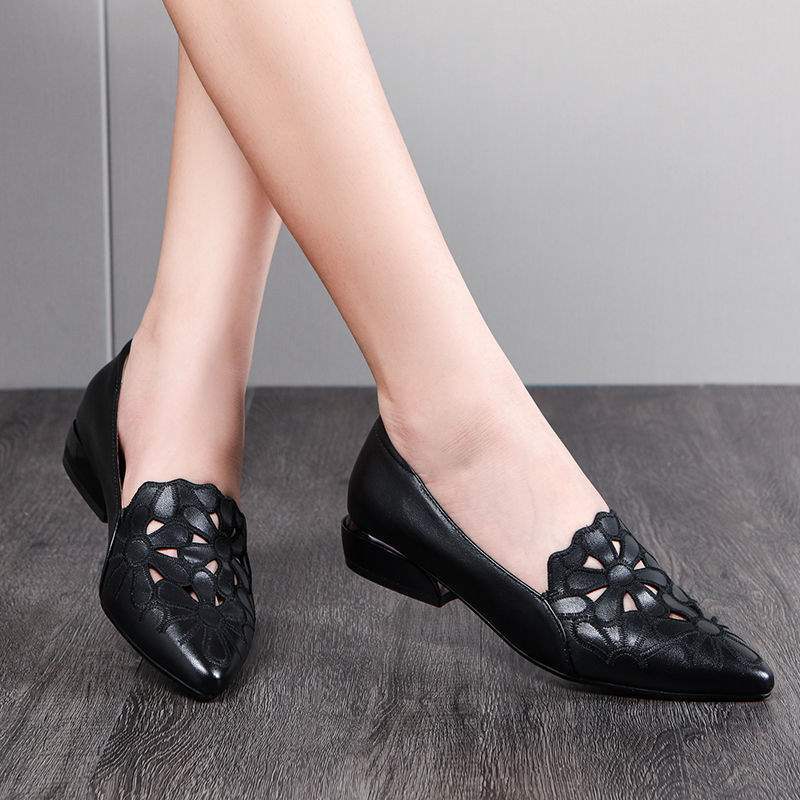 Soft Leather Soft Surface Cut Out Embroidered Flats For Women Summer And Autumn Low-Heeled Mother'S Shoes Breathable Work Women'S Sandals - Image 3