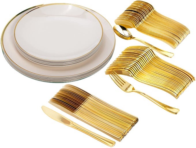 DISPOSABLE PLASTIC PLATE SET WITH CUTLERY IVORY FOR 40 PLASTIC SILVERWARE SET INCLUDES 40 PLASTIC PLATE PLASTIC DESSERT PLATES PLASTIC FORKS PLASTIC SPOONS PLASTIC KNIVES DESSERT SPOONS