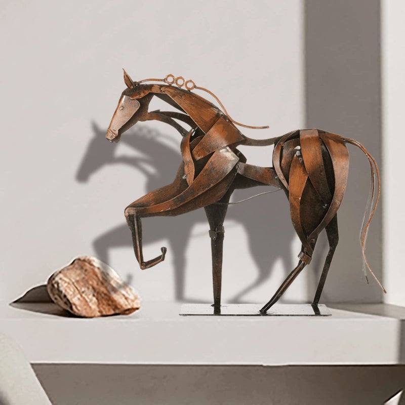 SunBlogs Art Metal Horse Statue Decor Handmade Strong Modern Horse Sculpture Handicraft Rustic Metal Statue Decorations Gift for Home Office Desk Figurine Brown