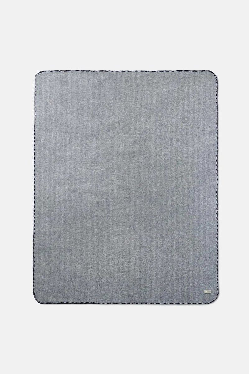 Vestio Textiling بطانية مربعة بنمط هيرينغبون 150 × 200 سم، أزرق داكن ورمادي - Image 2