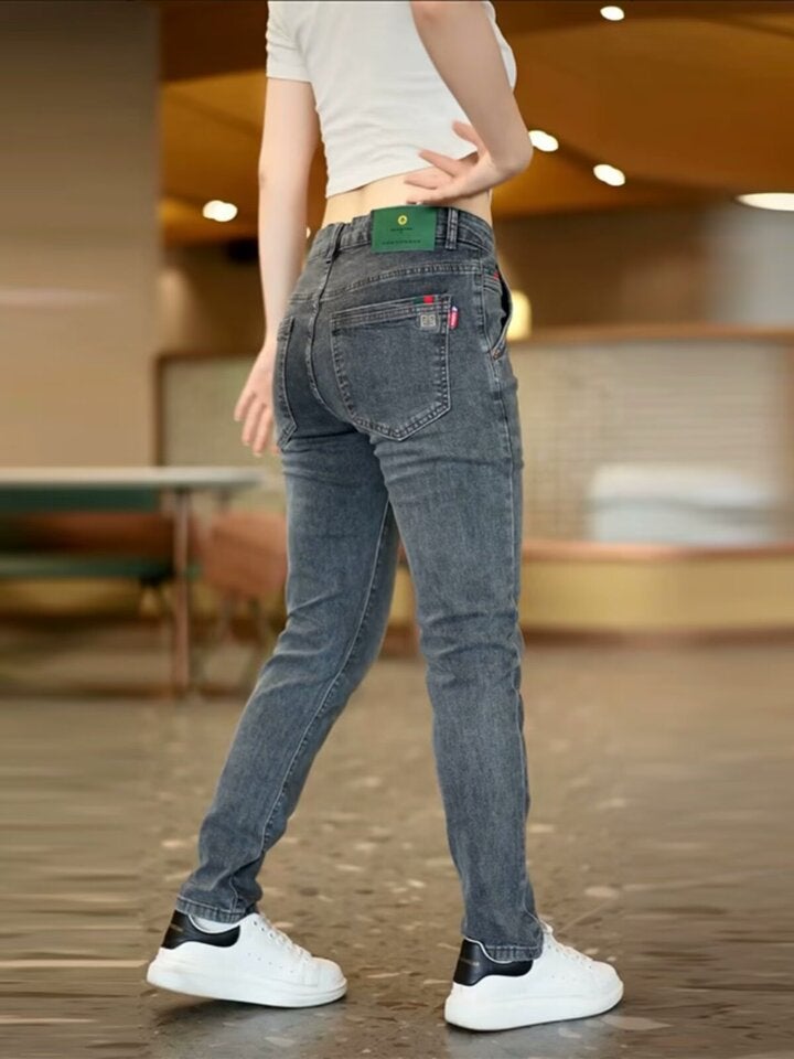 Unisex Classic Denim Jeans Loose Fit Daily Outdoor Wear - Image 1