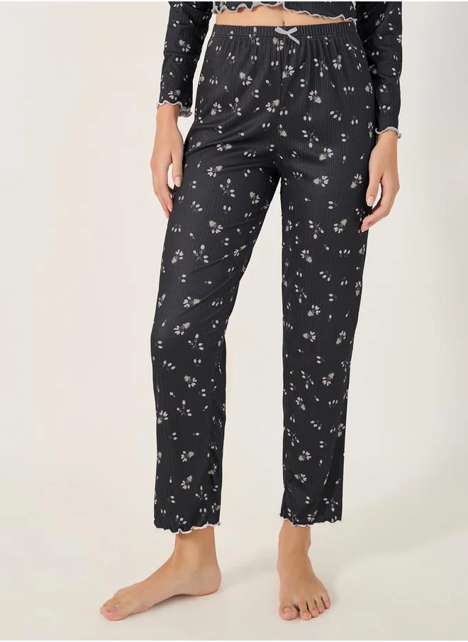 ستايلي All Over Print Ribbed Top and Pyjama Pants Set with Lettuce Edge Hem