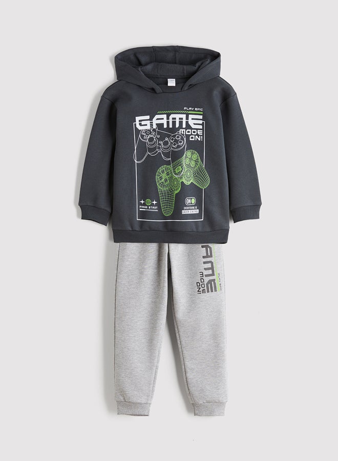 ال سي وايكيكي طقم أطفال أولاد سويتشيرت وسويت بنطلون مطبوع - Image 1