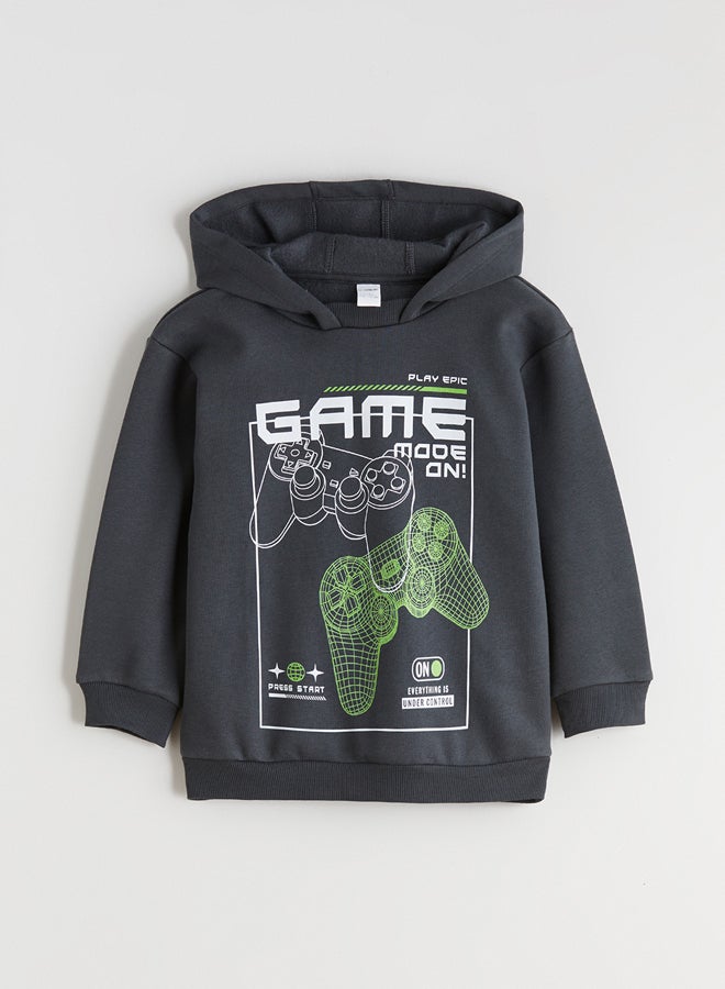 ال سي وايكيكي طقم أطفال أولاد سويتشيرت وسويت بنطلون مطبوع - Image 2