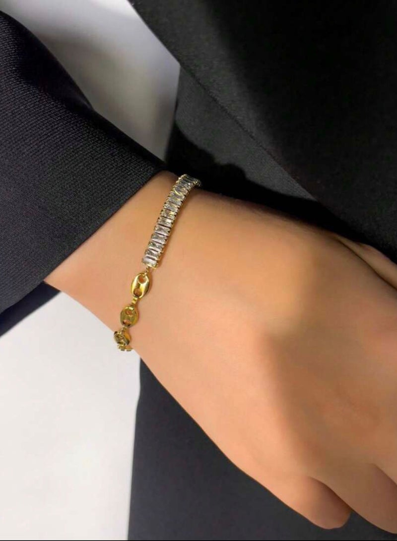 إيكوال اسوارة نسائية أنيقة من الاستانلس ستيل مطلية باللون الذهبي - Image 1