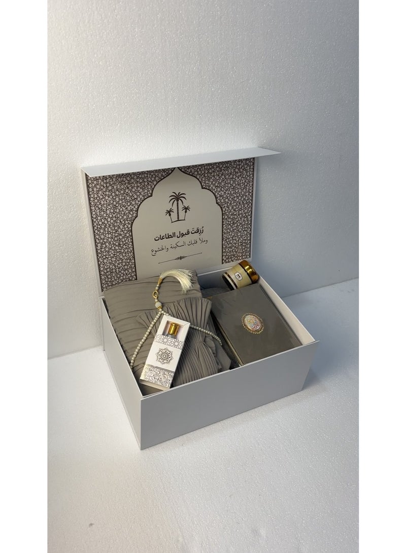 Luxury Women's Gift Set – A complete 7-piece prayer set with a personalized design. Includes: a box with a custom message, prayer rug, prayer garment, prayer beads (tasbih), Quran, musk, and loose incense (bukhoor mabthouth). - Image 2