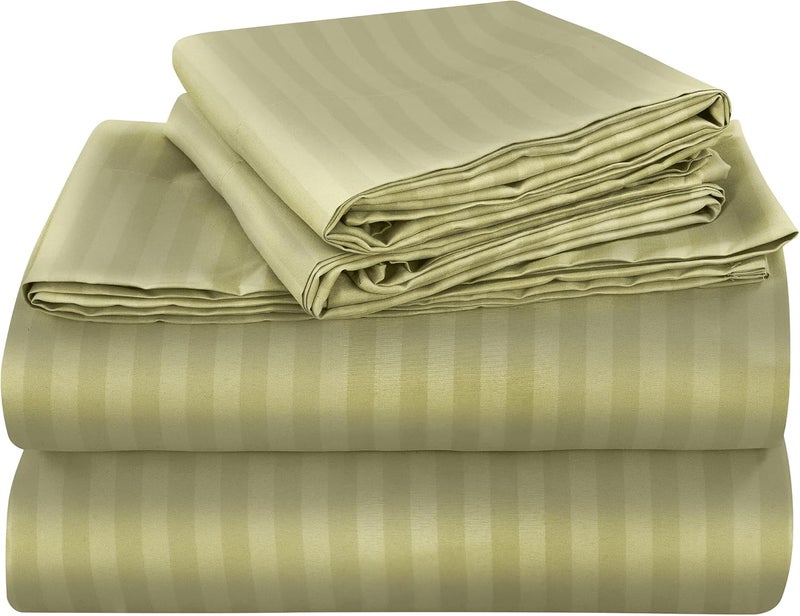 ROYALE LINENS طقم شراشف كال كينج 4 قطع من رويال لينينز - مايكروفايبر ناعم - 1 شرشف مجهز، 1 شرشف مسطح، 2 كيس وسادة - مقاوم للتجعد والبهتان - شراشف فندقية فاخرة (أخضر حكيم مخطط، كال كينج) - Image 1