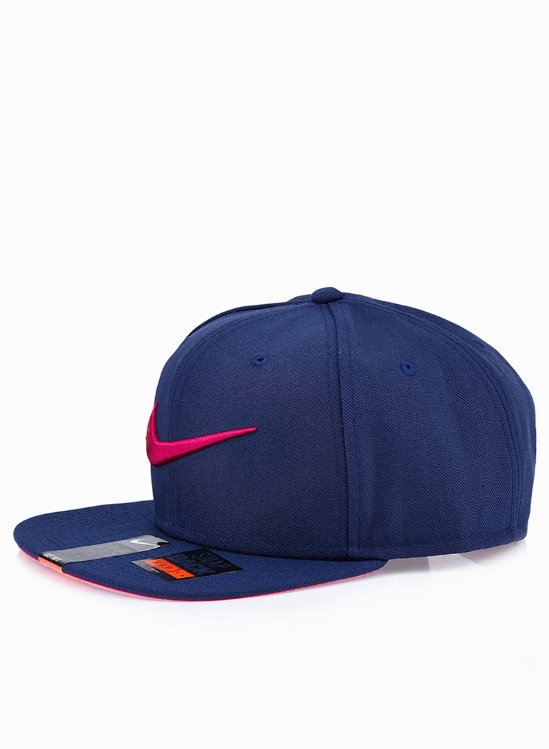 Nike Swoosh Pro Snapback Cap