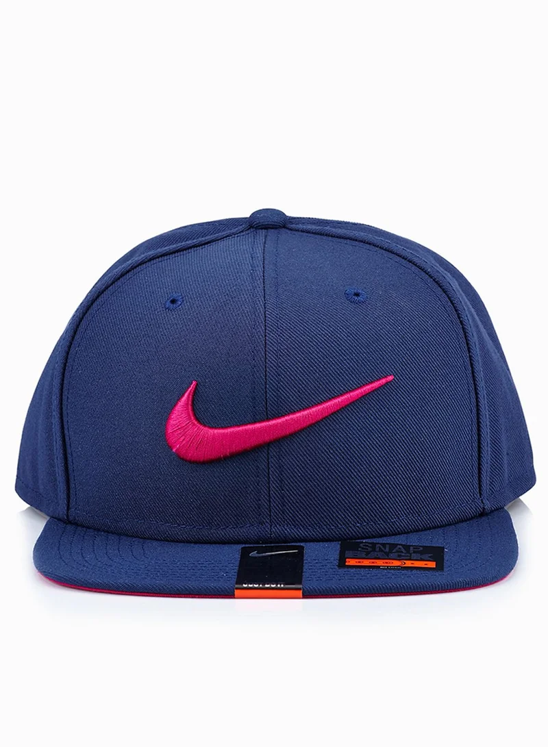 Nike Swoosh Pro Snapback Cap