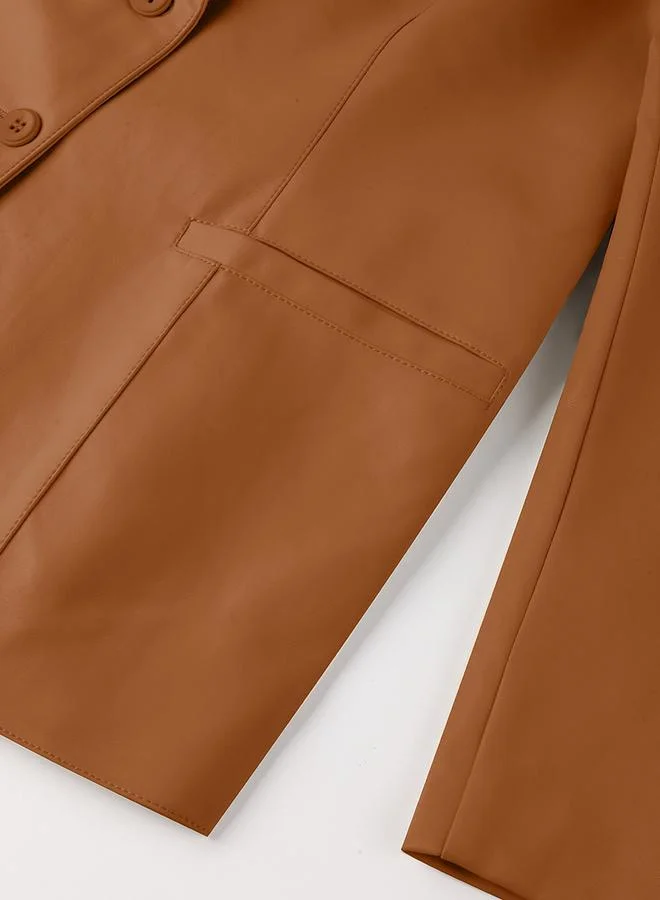 تايك تو جاكيت بأزرار من الجلد الصناعي