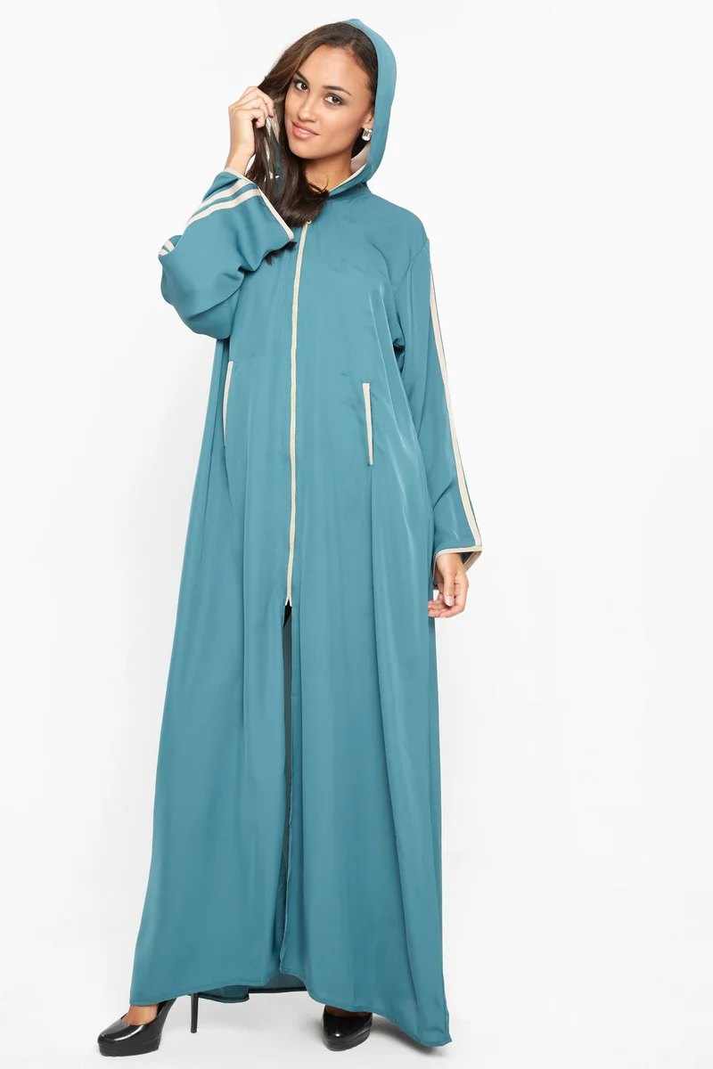 النخبة A casual sporty abaya with a hood and zipped closure -AJ587A