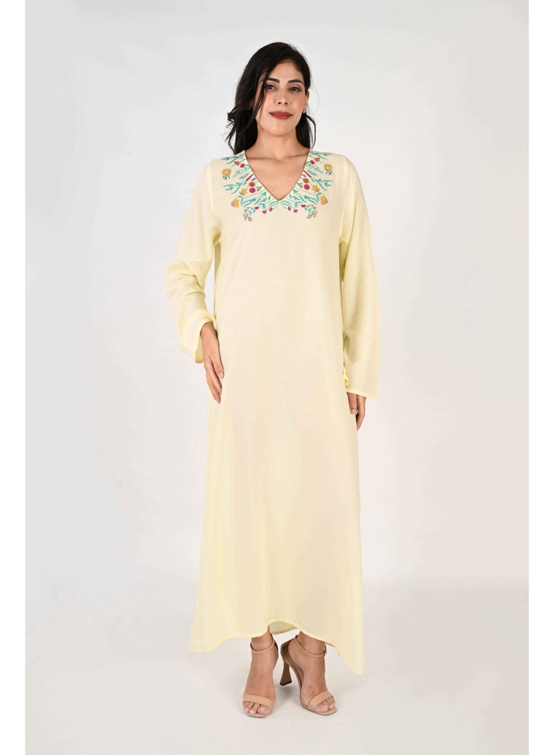 لـيـنـيـل جلابية نسائية من لينيل - قاعدة صفراء زبدية مع فتحة رقبة على شكل حرف V وتفاصيل مطرزة بالزهور - Image 1