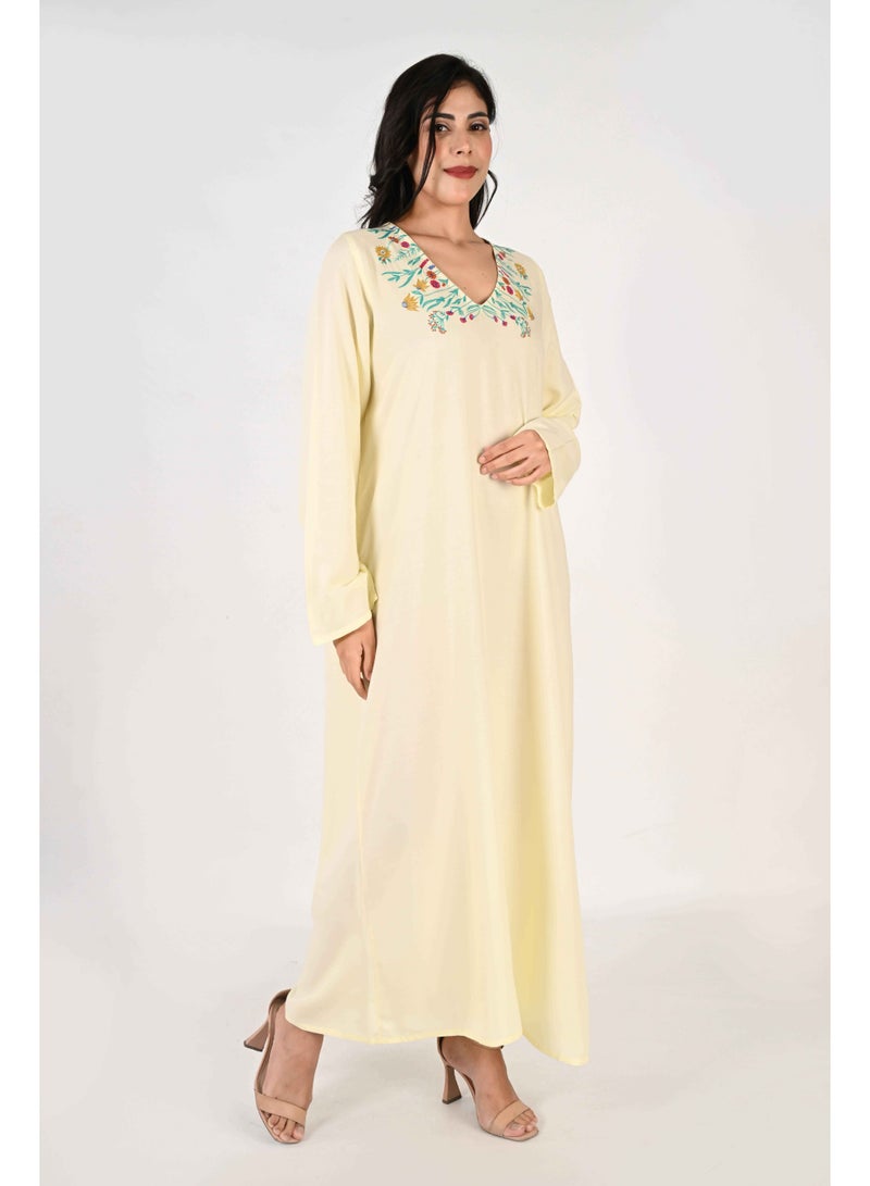 لـيـنـيـل جلابية نسائية من لينيل - قاعدة صفراء زبدية مع فتحة رقبة على شكل حرف V وتفاصيل مطرزة بالزهور - Image 3