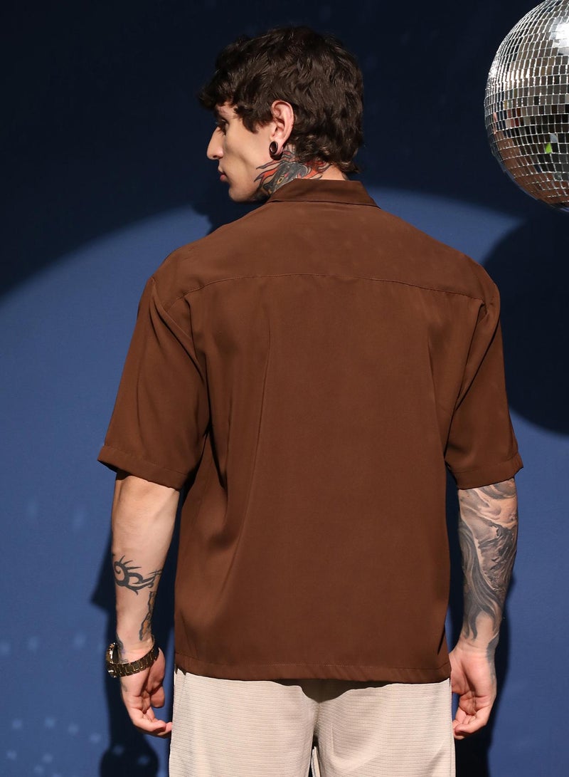 Campus Sutra Men's Chocolate Brown Oversized Utility Shirt For Casual Wear | Spread Collar | Short Regular Sleeves | Button Closure | Oversized Shirt Crafted With Comfort Fit For Everyday Wear  - Image 5