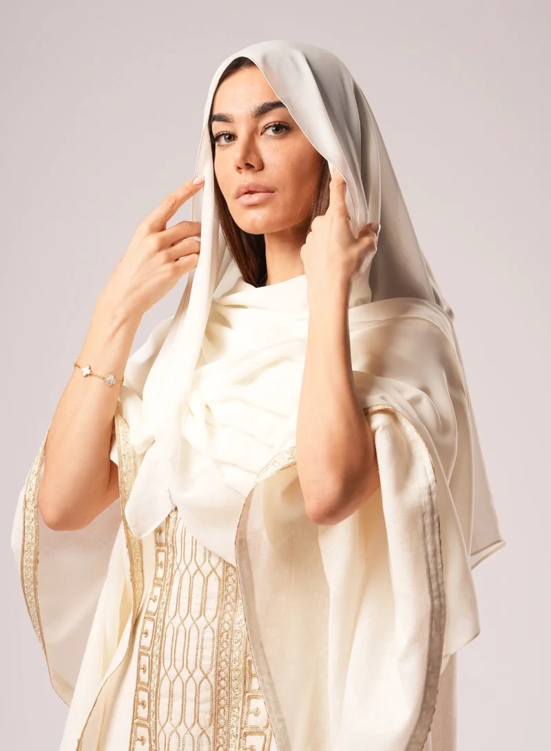 مايسون_ارابيلا شال باللون الكريمي