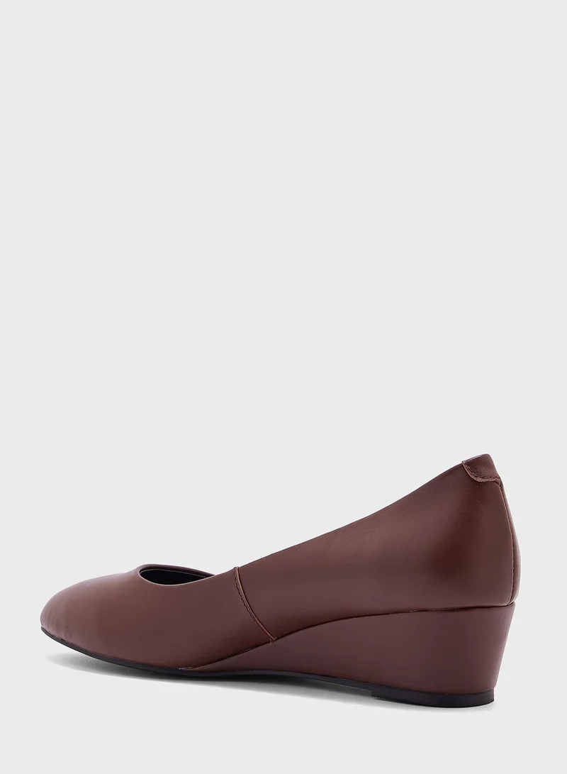 Hush Puppies Pointed Toe Pumps