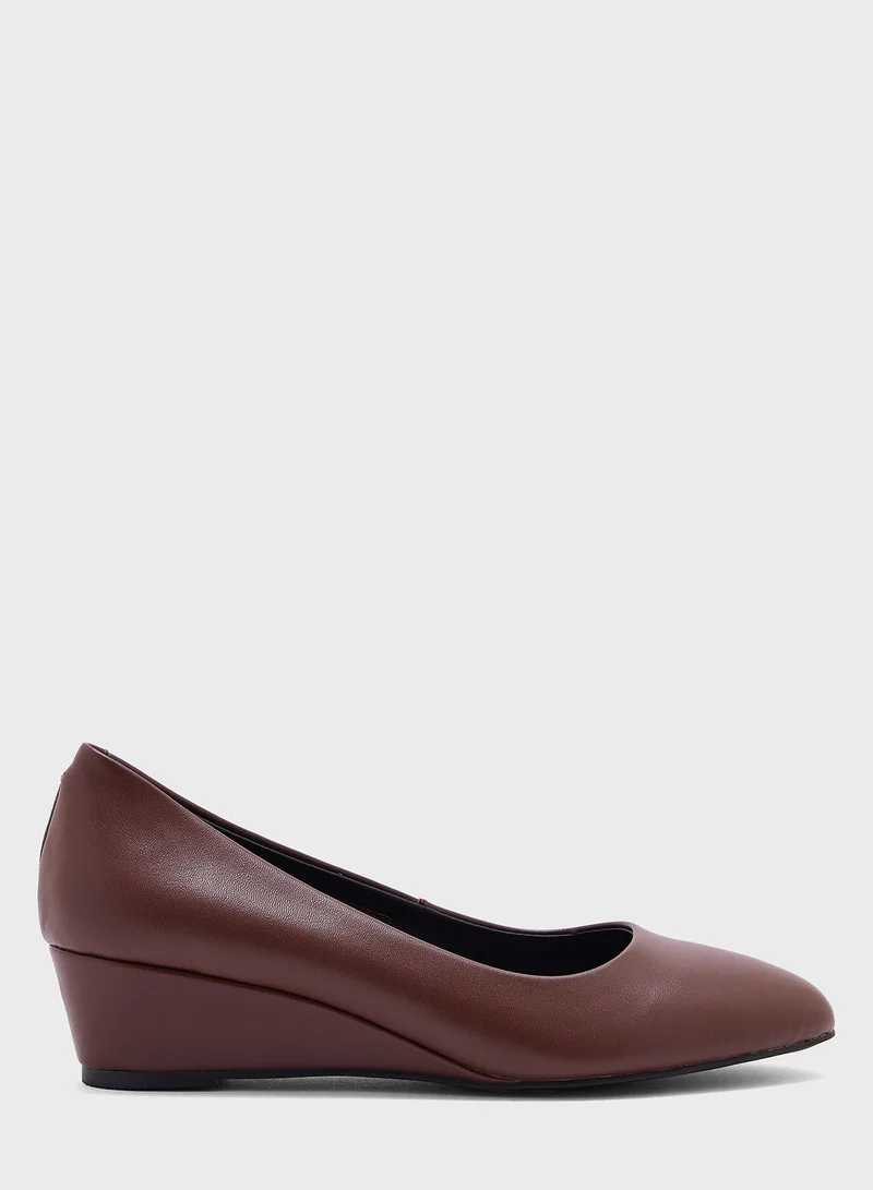 Hush Puppies Pointed Toe Pumps
