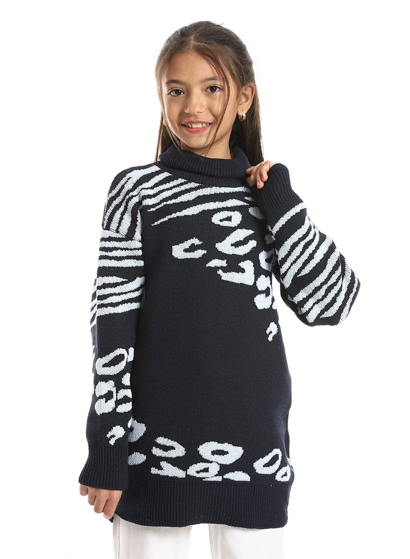 Caesar Girls' turtleneck pullover with circle and stripe patterns  - Image 1