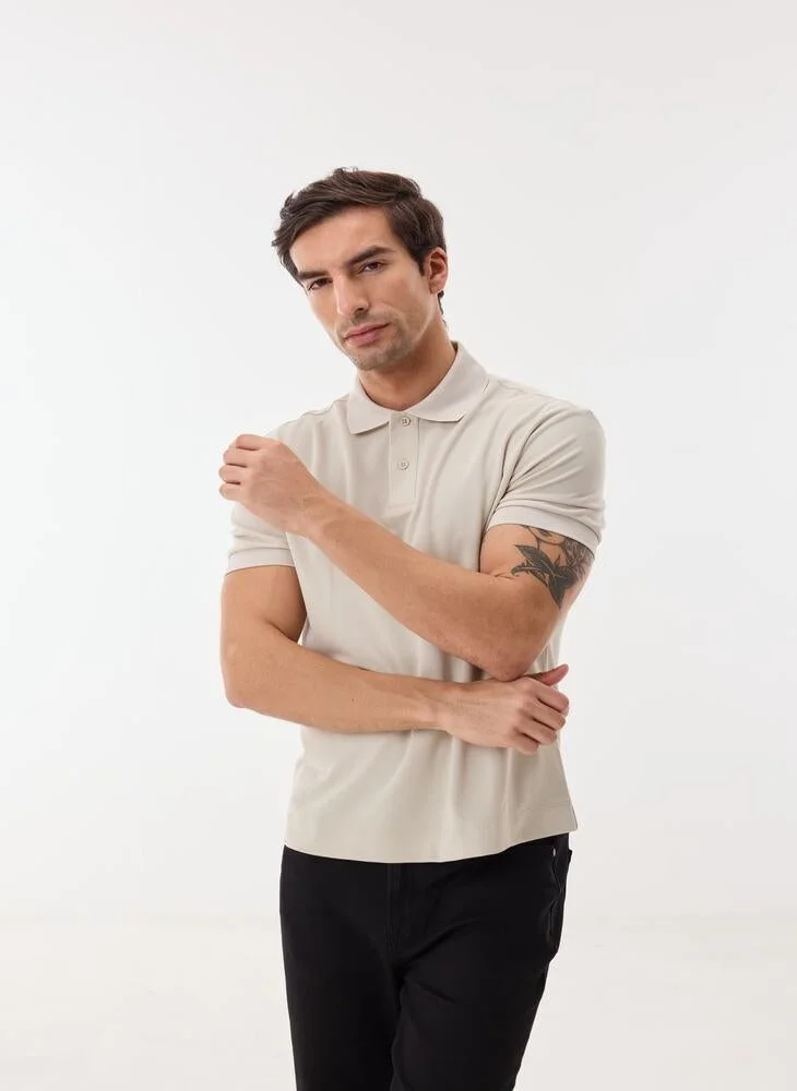 أشيتا فرنانديز Evander Men’s Off White Cotton Blend Polo Shirt – Relaxed Fit, Solid Collar, Lightweight Smart Casual Wear