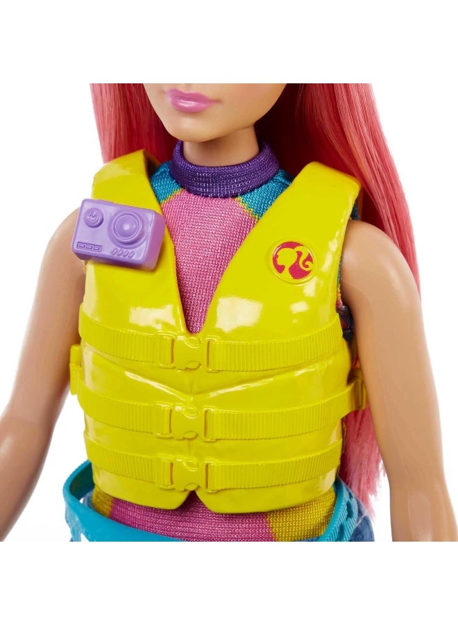 Barbie It Takes Two Camping Playset with Daisy Doll (Curvy with Pink Hair, 11.5 in), Pet Puppy, Kayak & Camping Accessories, Gift for 3 to 7 Year Olds - Image 2