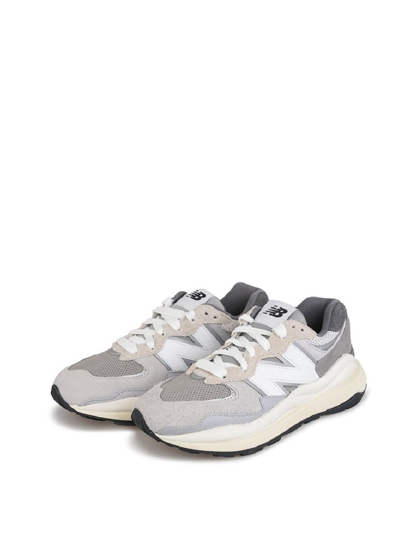 New Balance 5740 Causal/Lightweight Athlesiure Colorblock Sneakers Gray/White For Men/Women/Students  - Image 2