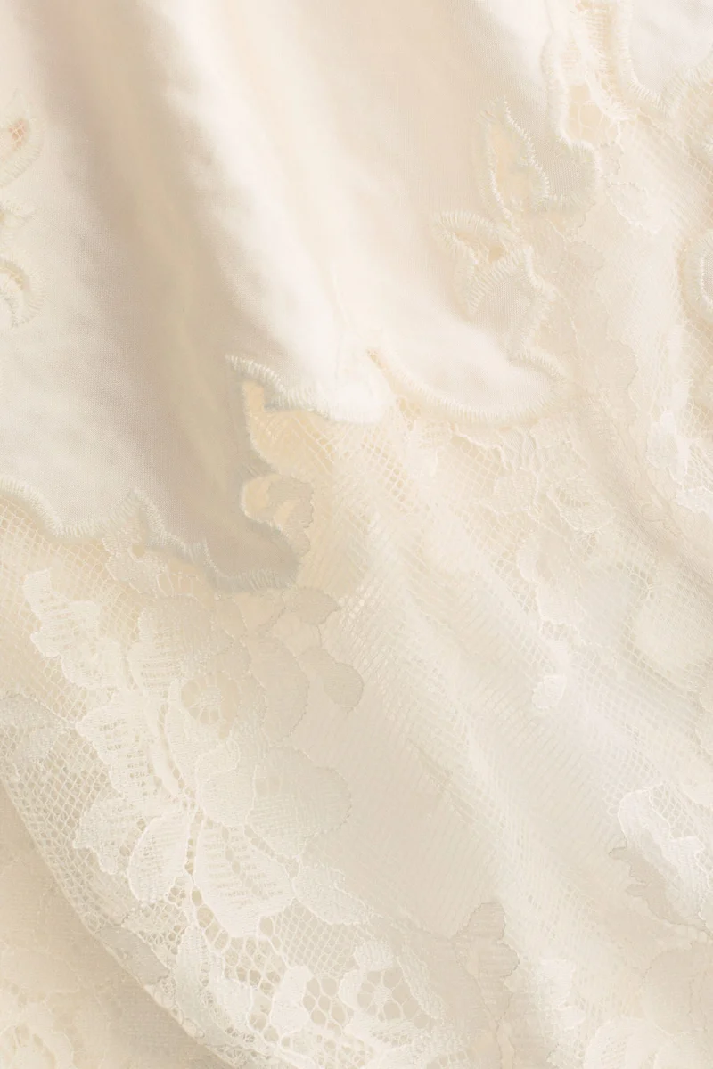 H&M Lace-trimmed satin skirt