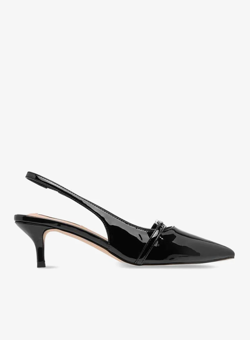 ايل حذاء نسائي بحزام وكعب مدبب بشعار مميز