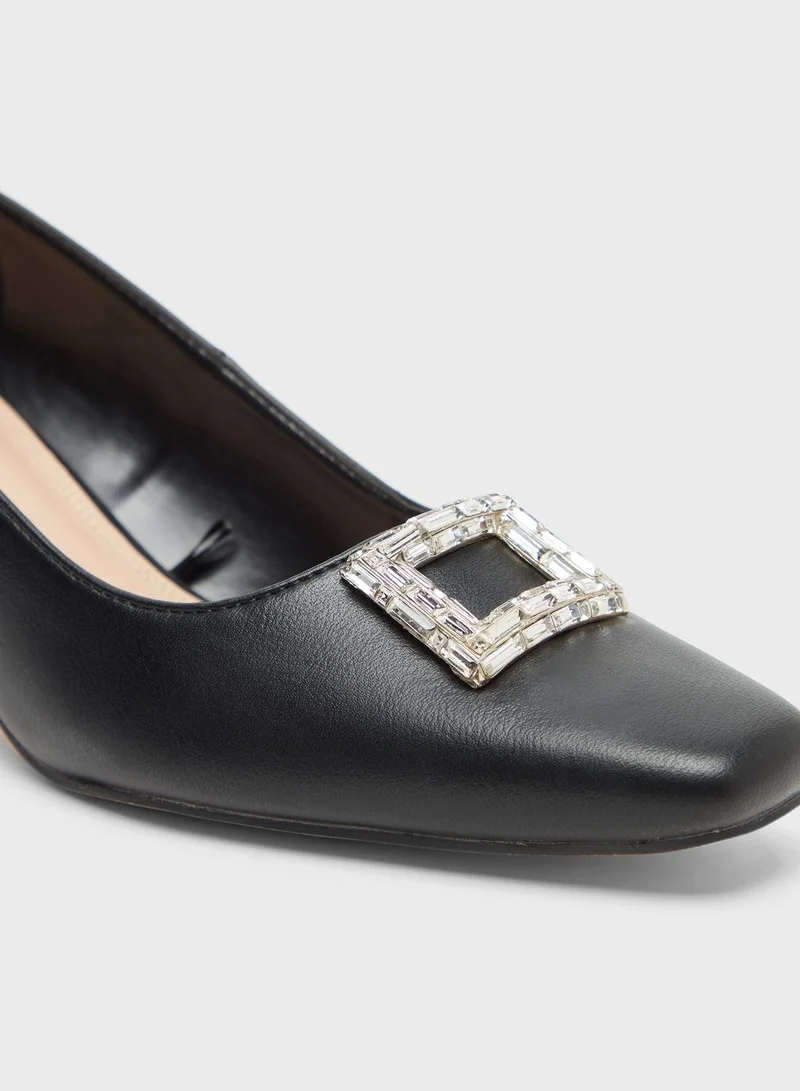 سيليست Close Toe Low Heel Pumps