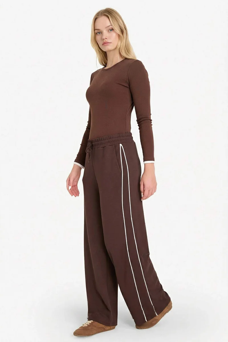 ديفاكتو Straight Fit Straight Leg Trousers