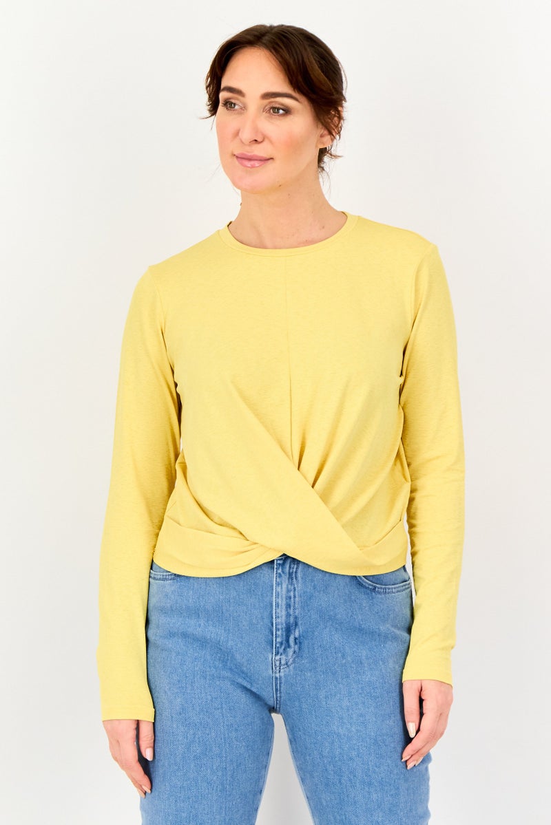 VERO MODA تي شيرت نسائي بأكمام طويلة من فيرو مودا، ياقة دائرية، بلون أصفر - Image 1