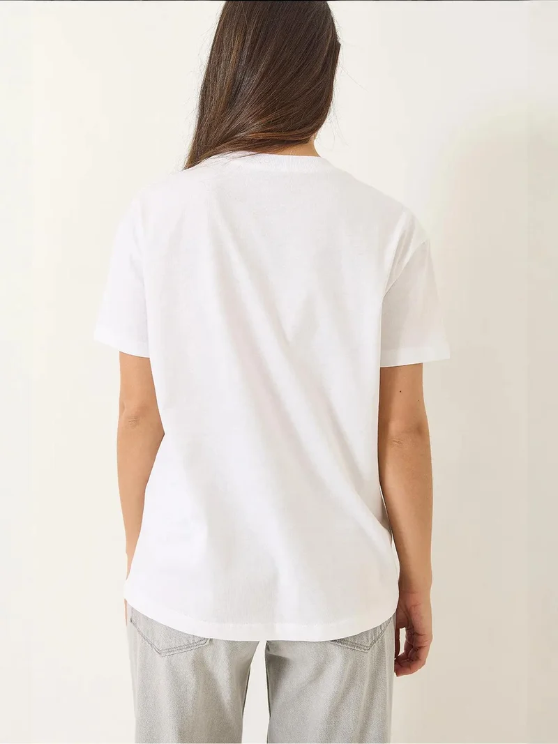 Bianco Lucci White LUCCI 3D Floral Detailed T-shirt for Women | Best Price UAE