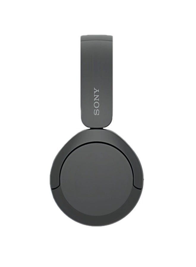 سوني سماعات رأس لاسلكية WH-CH520 بتقنية بلوتوث، توضع على الأذن، مزودة بميكروفون وعمر بطارية يصل إلى 50 ساعة مع شحن سريع لإجراء المكالمات الهاتفية، لون أسود - Image 3
